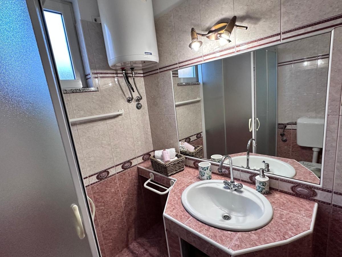 Villa Ester Lopar Eksteriør bilde